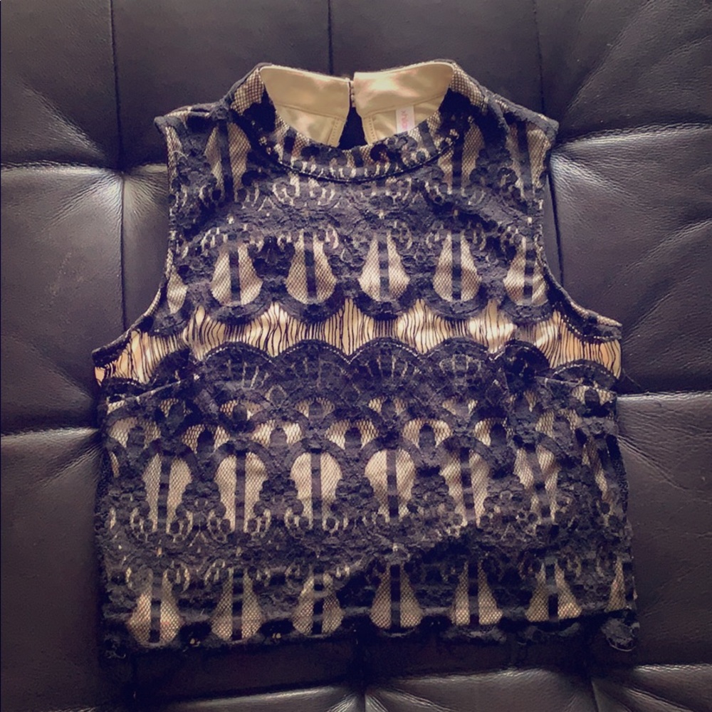Lace black crop top